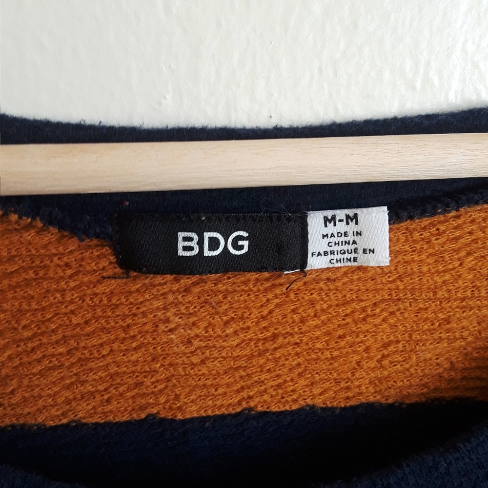 BDG gold and navy tonesoversized flowy striped top - Picture 5 of 5